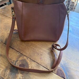 Brown Leather Crossbody Bag with Adjustable Strap
